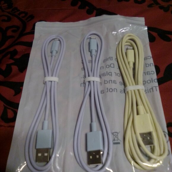 Power strip extension cord with USB port/ 10 ft ( 3 )iPad- airpod chargers - Picture 4 of 8